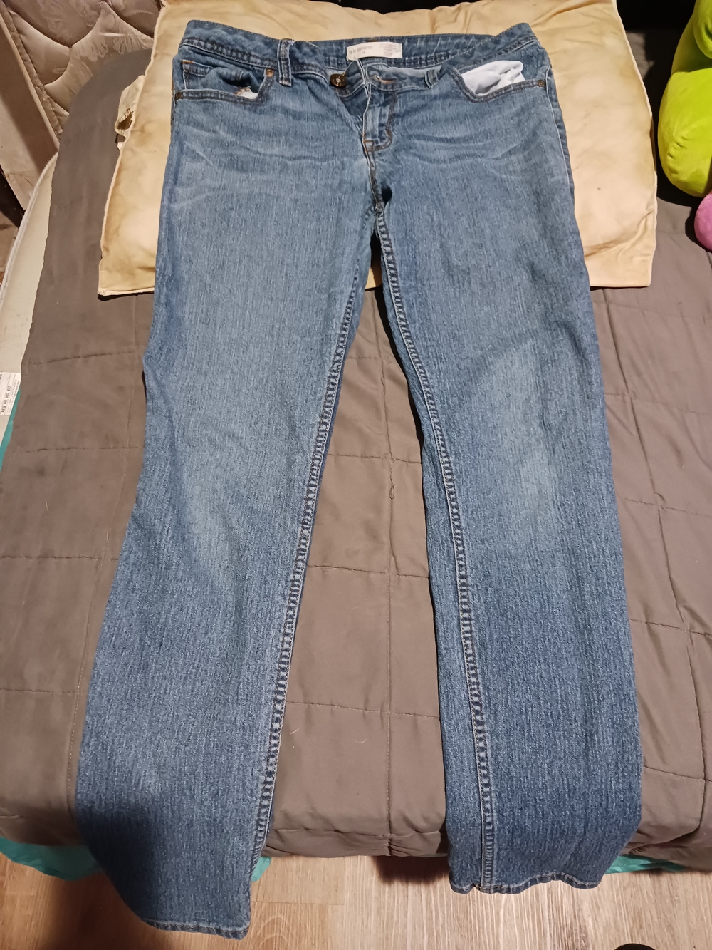 No Boundaries Women's Light Blue Straight-Leg Jeans